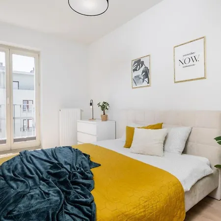 Apartment Grapefruit Ursus Balcony&parking