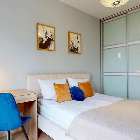 Grapefruit Ursus Balcony&parking דירה