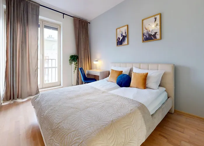 Grapefruit Ursus Balcony&parking Apartment *